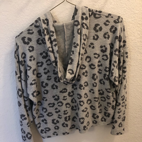 Cheetah hoodie - Picture 3 of 5